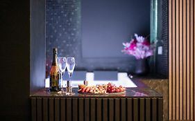 One Night Love Room Unique